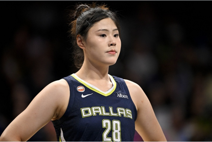 李月汝WNBA生涯季后赛首秀：7+3+1+1帽 飞翼惨负女武神丢赛点